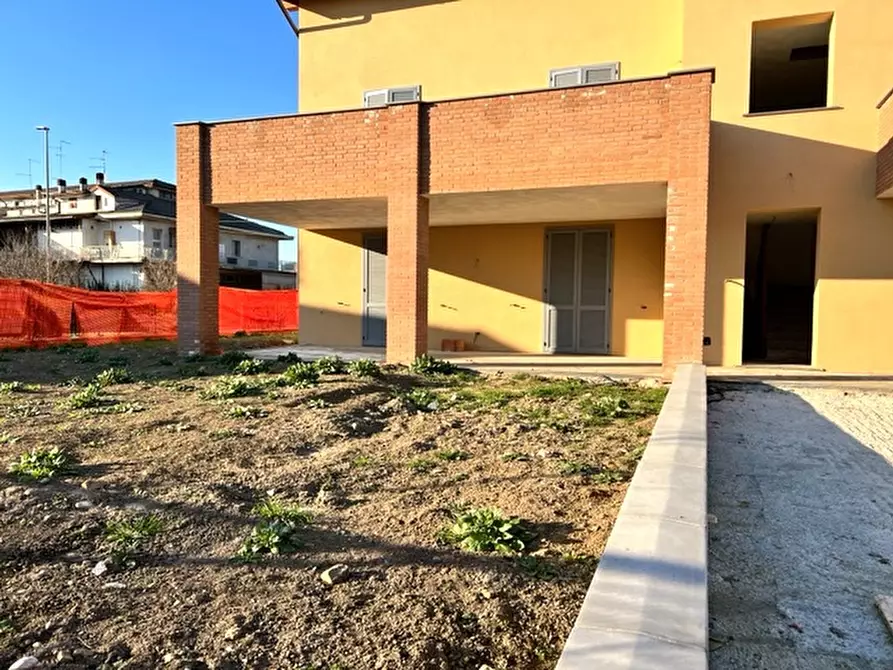Immagine 1 di Appartamento in vendita  in via mozart a Agazzano