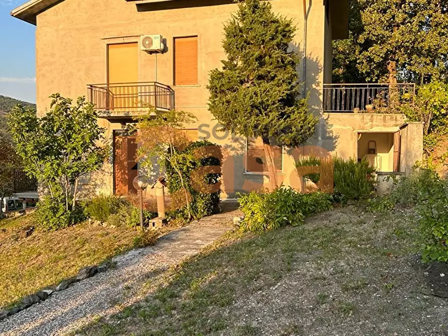 Immagine 1 di Appartamento in vendita  in Località Cavarelli a Bobbio