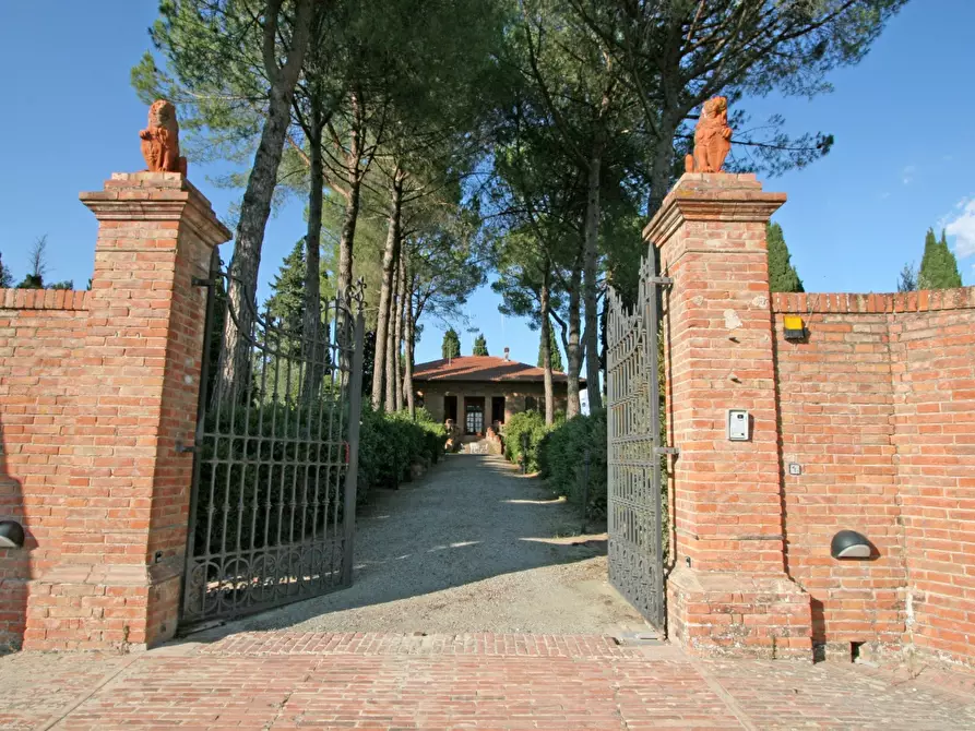 Immagine 1 di Villa in vendita  a Radicondoli