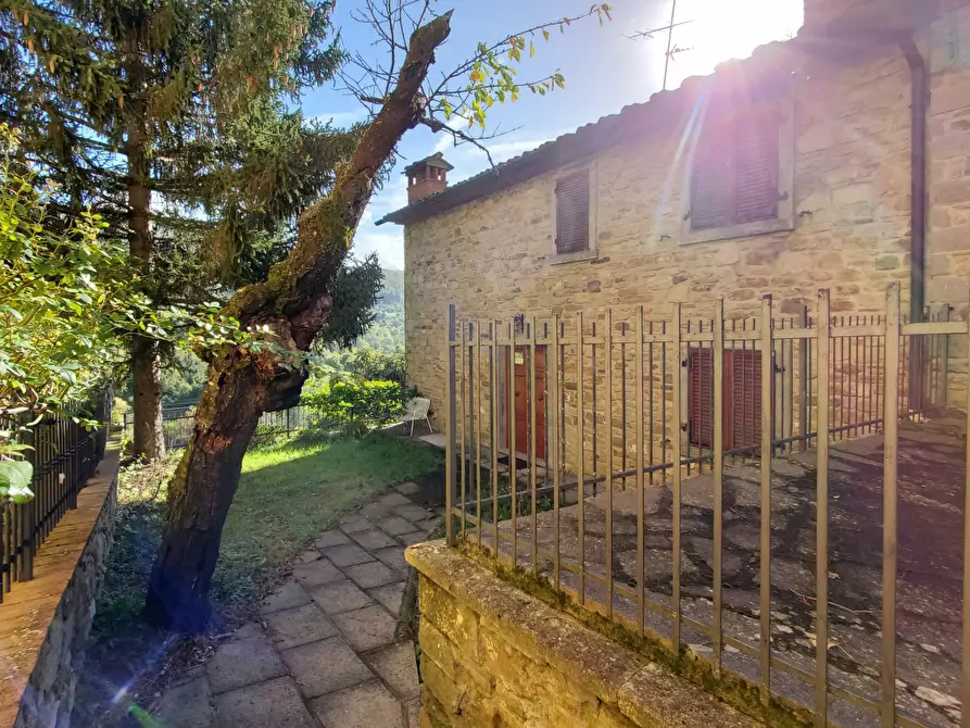 Immagine 1 di Villa in vendita  in Località Poggio d'Acona a Capolona