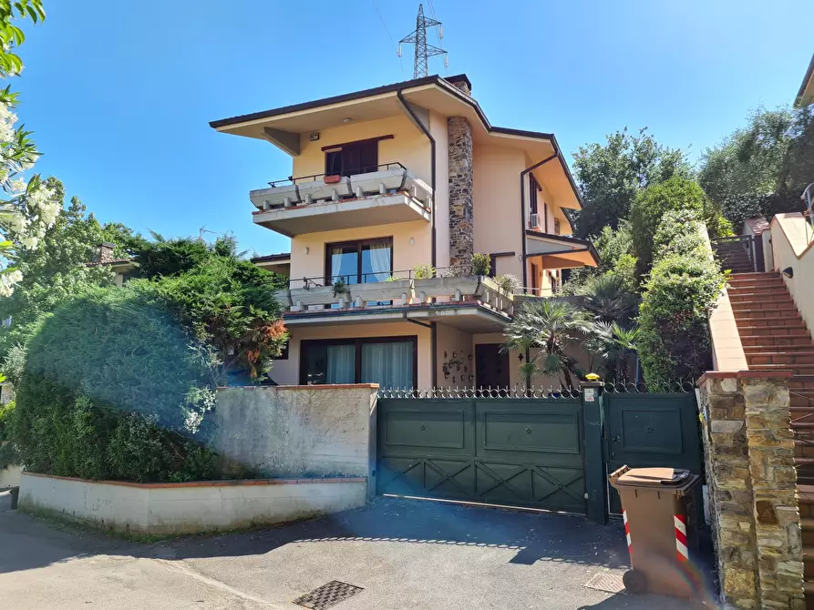 Immagine 1 di Villa in vendita  a Buggiano