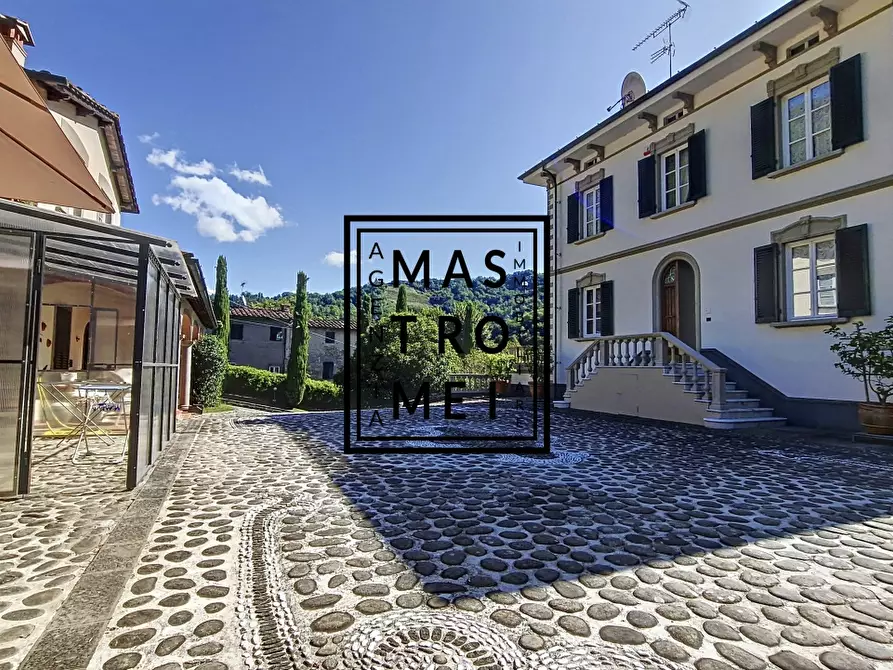 Immagine 1 di Villa in vendita  in Via Roma a Fabbriche Di Vergemoli
