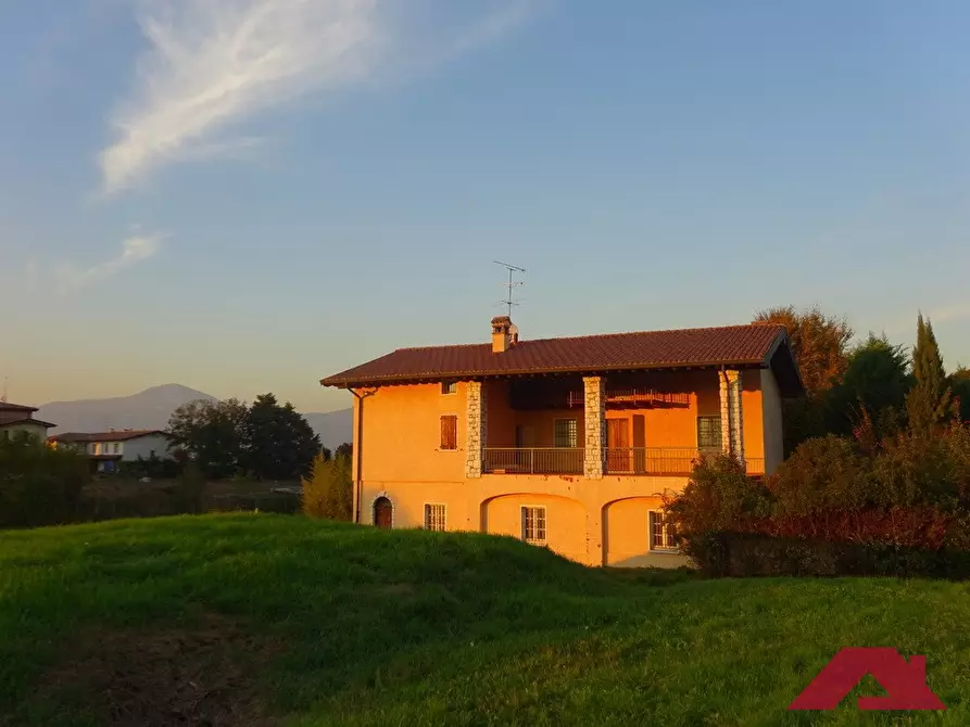 Immagine 1 di Villa in vendita  a Cimbergo