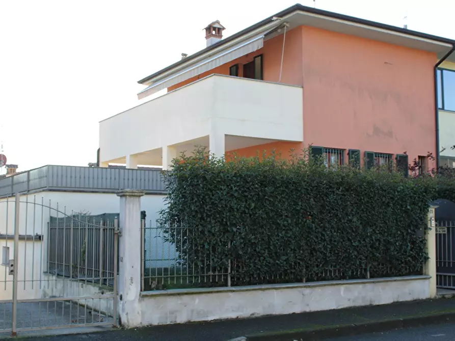 Immagine 1 di Villa in vendita  in VIA VITTORIO VENETO a Alfianello