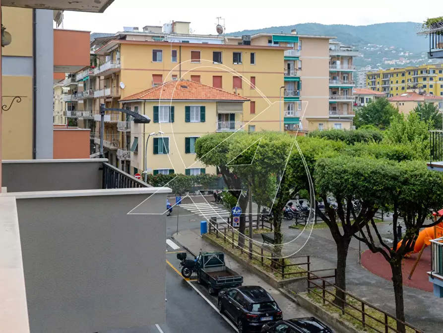 Immagine 1 di Appartamento in vendita  in Via Cesare Battisti a Lavagna