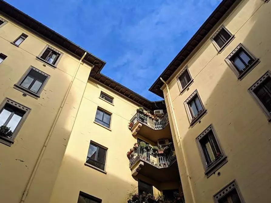 Immagine 1 di Palazzo in vendita  in Via Asiago a Milano