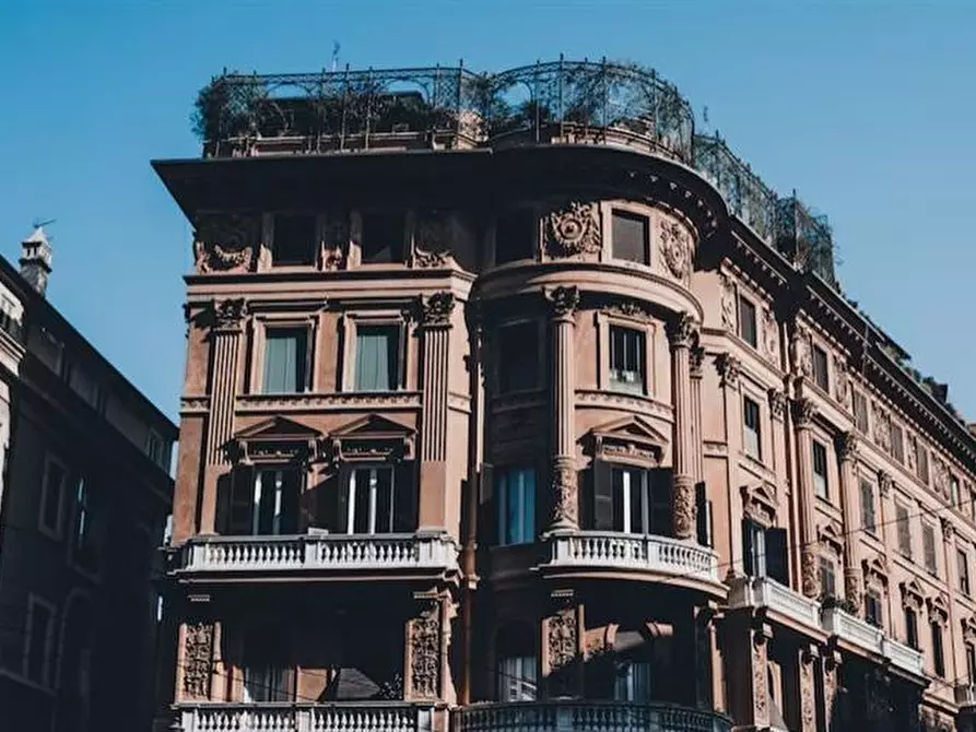 Immagine 1 di Palazzo in vendita  in Via Pinciana a Roma