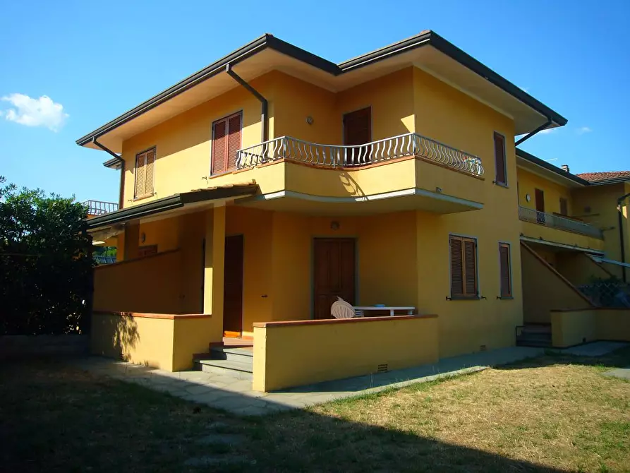 Immagine 1 di Casa indipendente in affitto  a Pietrasanta