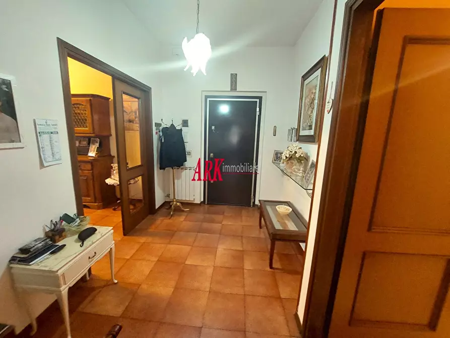 Immagine 1 di Appartamento in vendita  in via livornese a Lastra A Signa