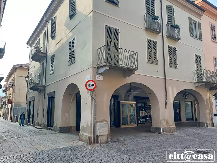 Immagine 1 di Palazzo in vendita  in Via Torino a Chivasso