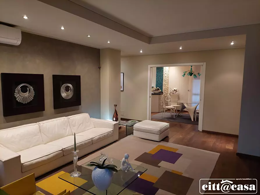 Immagine 1 di Appartamento in vendita  in via Mezzano a Chivasso