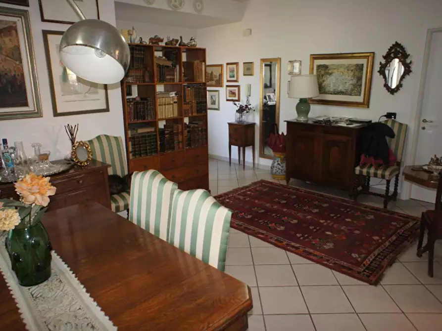 Immagine 1 di Appartamento in vendita  a Massa