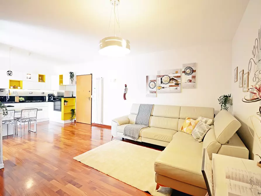 Immagine 1 di Appartamento in vendita  in via Morandi a Scarlino