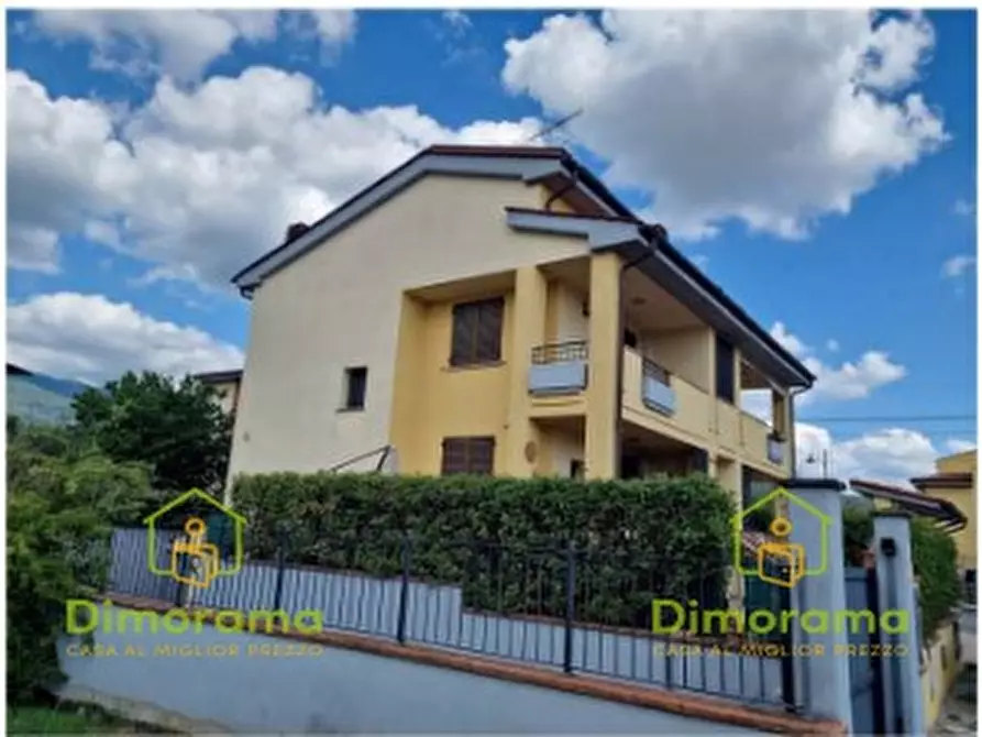 Immagine 1 di Appartamento in vendita  in VIA E. MONTALE 3-5 a Calenzano