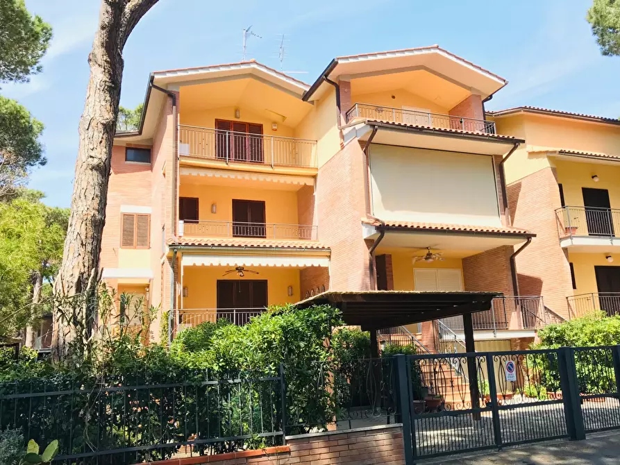 Immagine 1 di Villa in vendita  in via della Gorgona a Grosseto