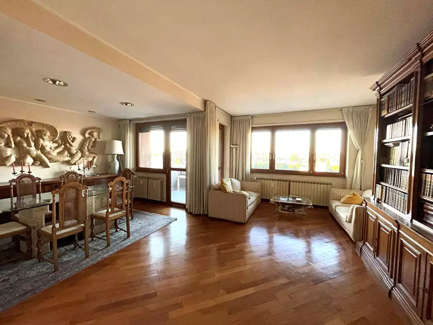Immagine 1 di Appartamento in affitto  in Viale Kant a Roma