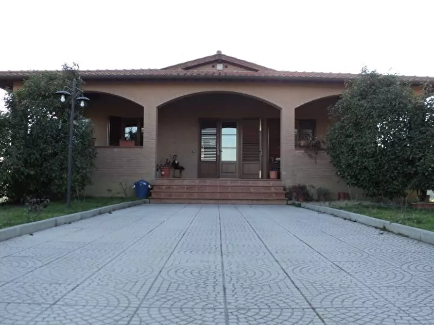 Immagine 1 di Villa in vendita  in SIENA  PRIMA PERIFERIA a Siena