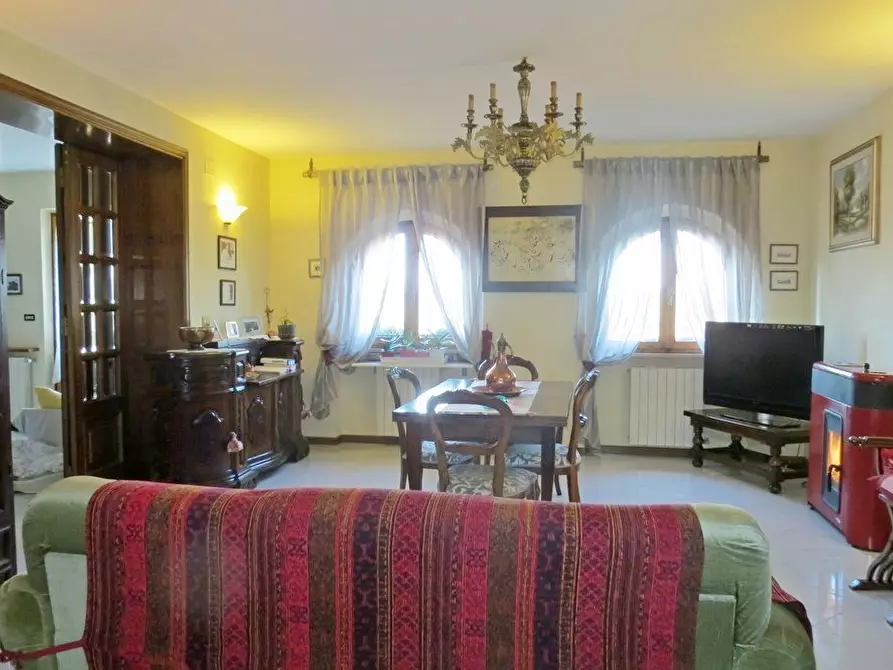 Immagine 1 di Villa in vendita  in Mugnano a Monteroni D'arbia