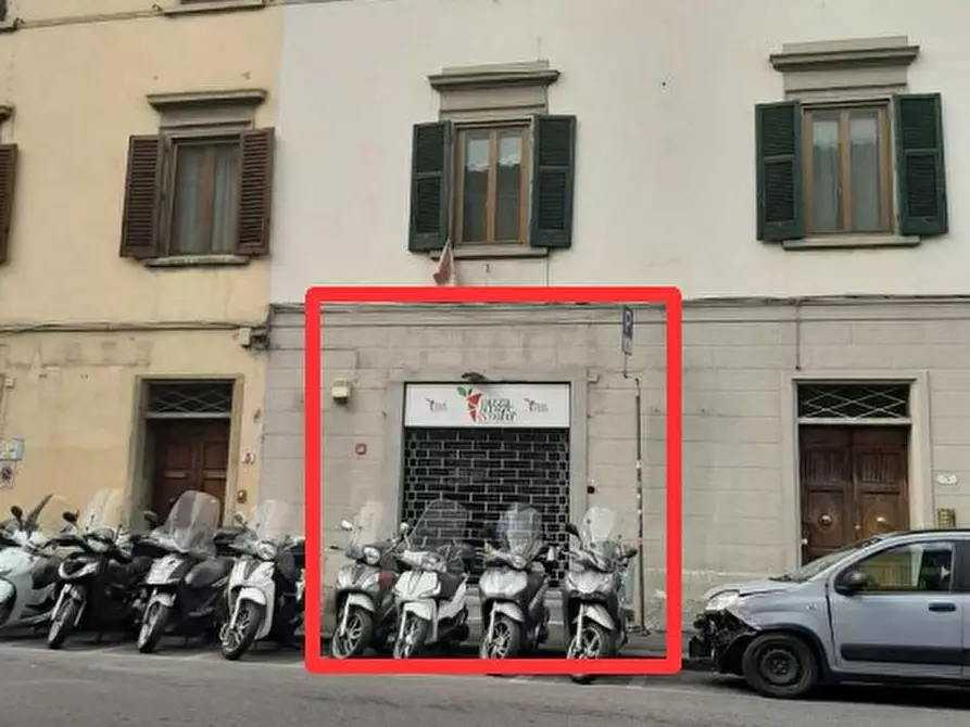 Immagine 1 di Posto auto in vendita  in Via Ponte alle Mosse 15r a Firenze