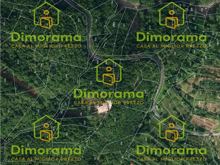 Immagine 1 di Terreno edificabile in vendita  in Area montana alta Lunigiana  Localit? Torrano a Pontremoli