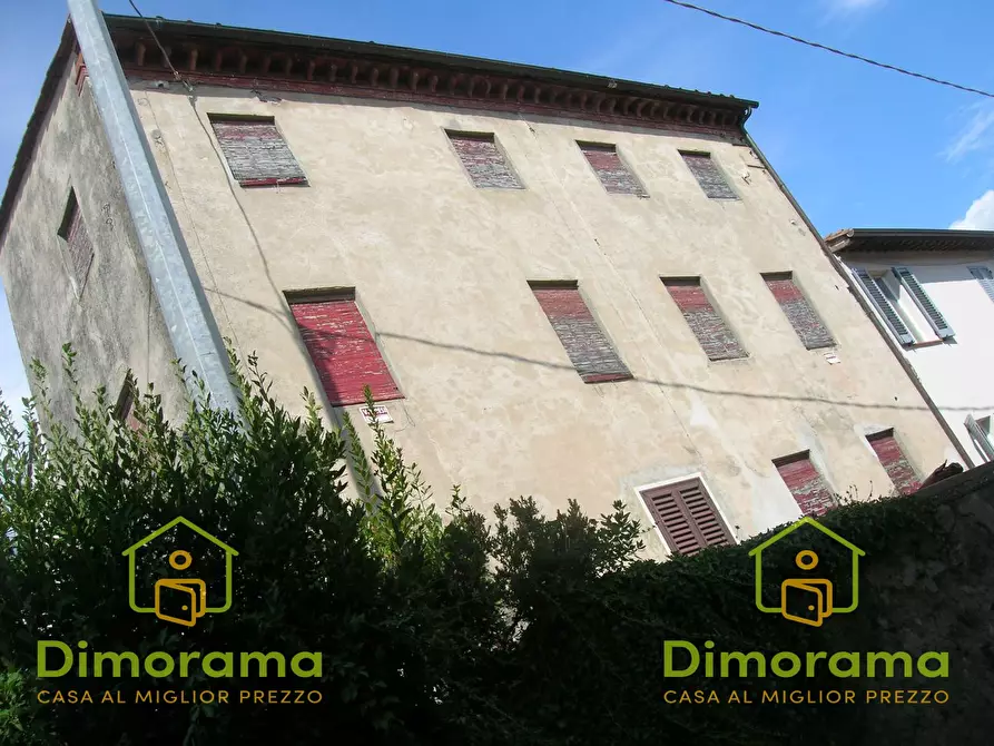 Immagine 1 di Casa indipendente in vendita  in Via della Chiesa a Lucca