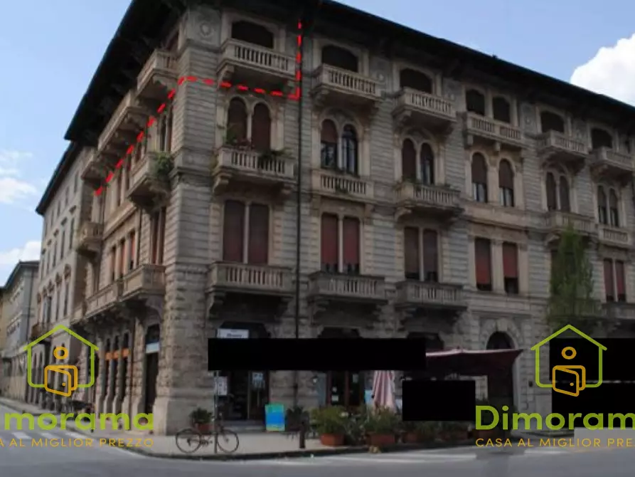 Immagine 1 di Appartamento in vendita  in Piazzale Bettino Ricasoli 197 a Lucca