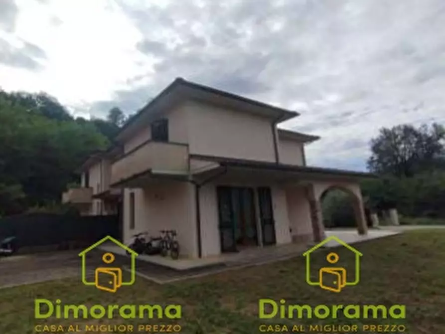 Immagine 1 di Villa in vendita  in VIA DEL LAVORO  888/B a Coreglia Antelminelli