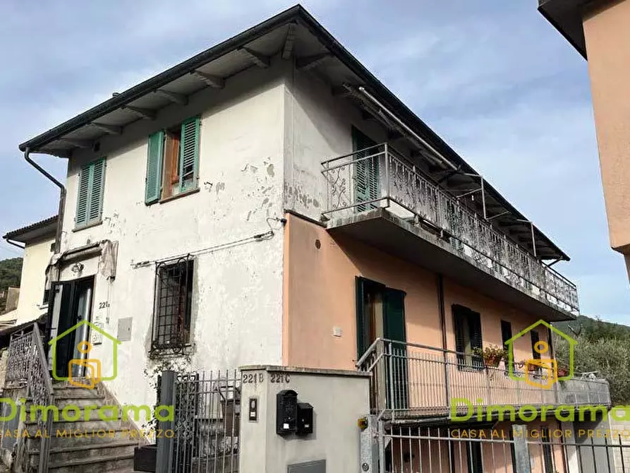 Immagine 1 di Appartamento in vendita  in Via Poggiolini  221/A Fraz. Le Confina a Vernio