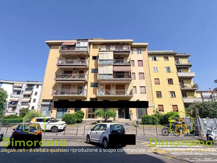 Immagine 1 di Appartamento in vendita  in Via delle Fosse Ardeatine 11 a Prato