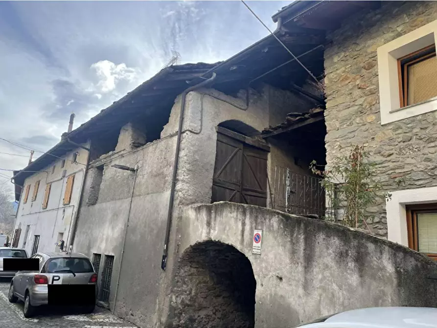 Immagine 1 di Rustico / casale in vendita  in Via Roma snc a Antey-Saint-Andre'
