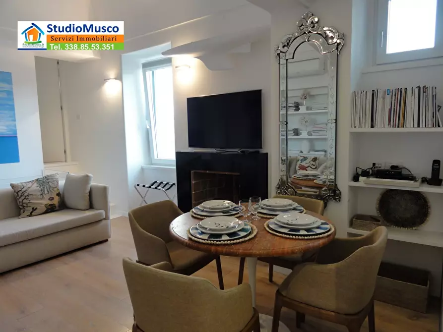 Immagine 1 di Appartamento in vendita  in Via Sopramonte a Capri