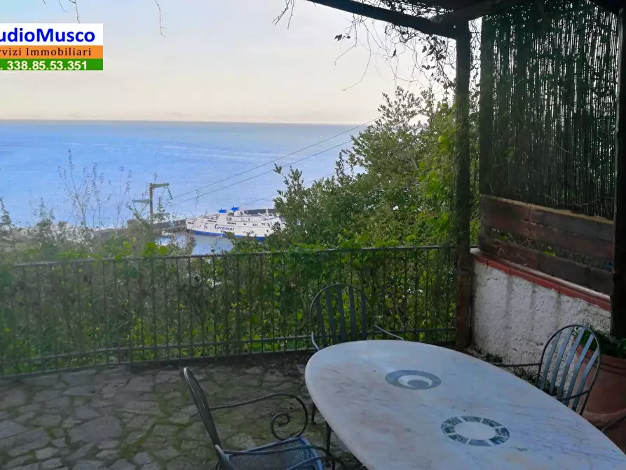 Immagine 1 di Appartamento in vendita  in via Truglio a Capri