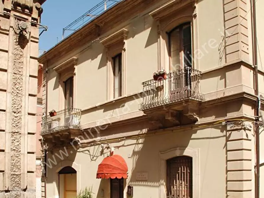 Immagine 1 di Palazzo in vendita  a Lentini