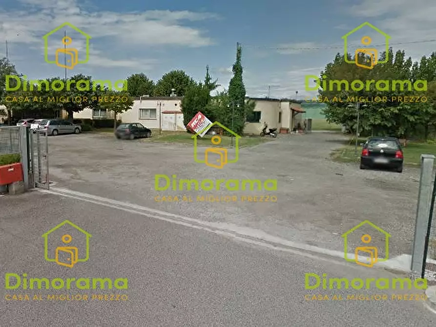 Immagine 1 di Posto auto in vendita  in Via Campodavela 4 a Pisa