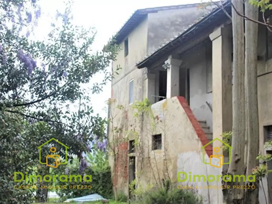 Immagine 1 di Rustico / casale in vendita  in via maremmana  n. 14-17 a Pontedera