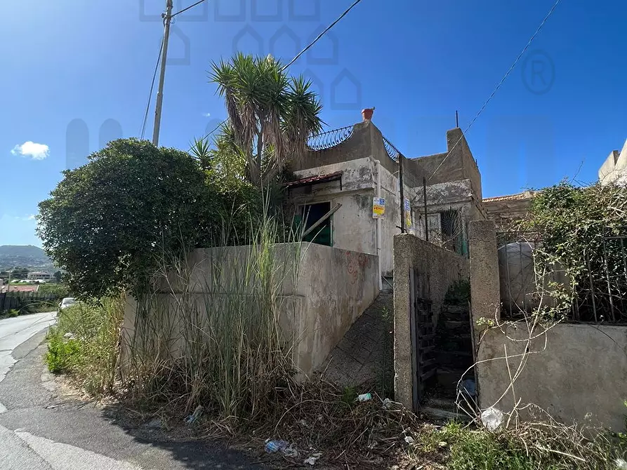 Immagine 1 di Villa in vendita  in Panoramica dello Stretto a Messina