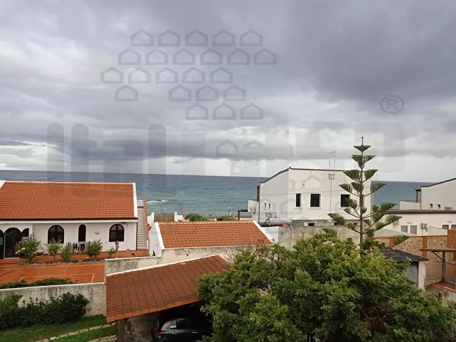 Immagine 1 di Villa in vendita  in via marina orto liuzzo a Messina