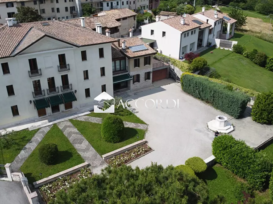 Immagine 1 di Villa in vendita  a Possagno