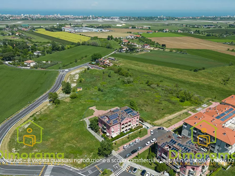 Immagine 1 di Terreno edificabile in vendita  in Terreni edificabili prev. residenziali 16.700 mq - Zona Tombanuova - Via Bartali - a Rimini