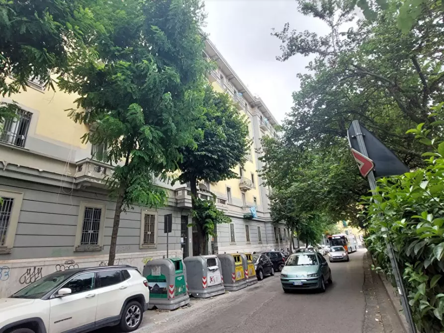Immagine 1 di Appartamento in vendita  in PIAZZA IV GIORNATE a Napoli