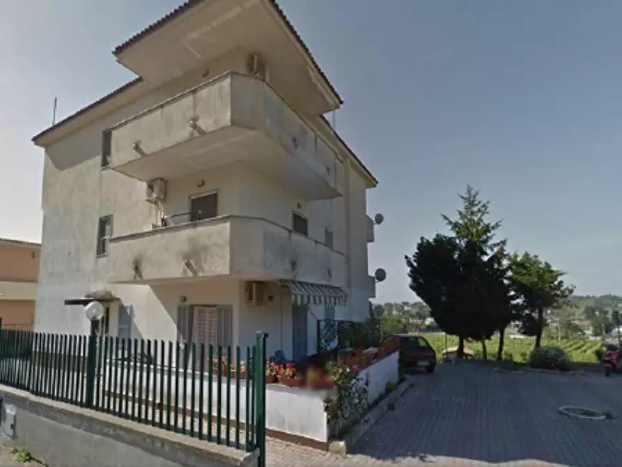 Immagine 1 di Appartamento in vendita  in VIA MONTERUSCIELLO a Napoli