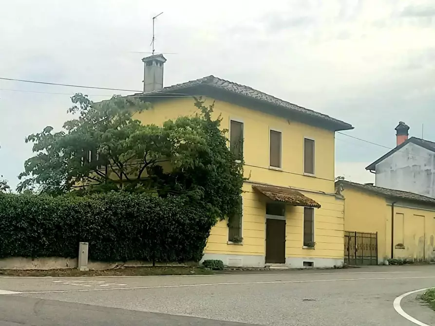 Immagine 1 di Villa in vendita  a Chignolo Po