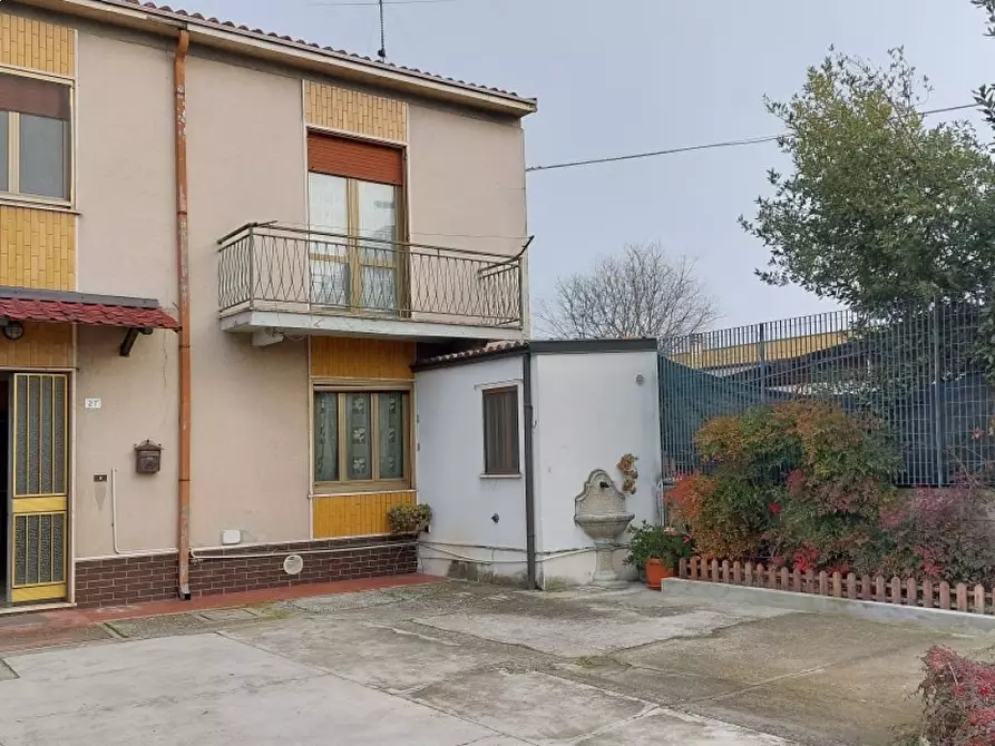 Immagine 1 di Casa indipendente in vendita  a Castelnuovo Bocca D'adda