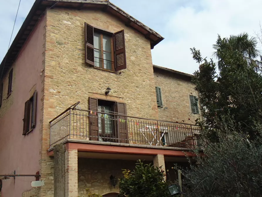 Immagine 1 di Villa in vendita  a Perugia