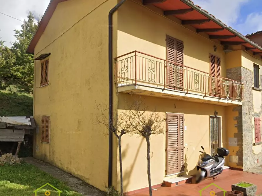 Immagine 1 di Appartamento in vendita  in Strada provinciale mammianese  383 a Pescia