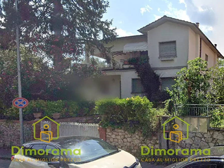 Immagine 1 di Villa in vendita  in Via Bellini  7 a Montecatini Terme