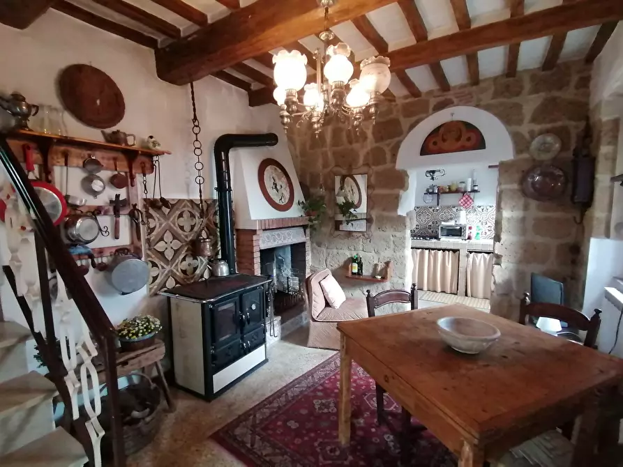 Immagine 1 di Casa indipendente in vendita  a Sorano