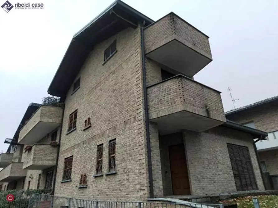 Immagine 1 di Casa indipendente in vendita  in CORSO ITALIA a Senago
