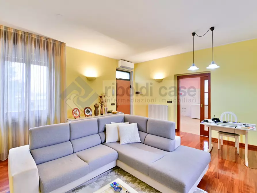 Immagine 1 di Appartamento in vendita  in VIA REGINA MARGHERITA a Liscate