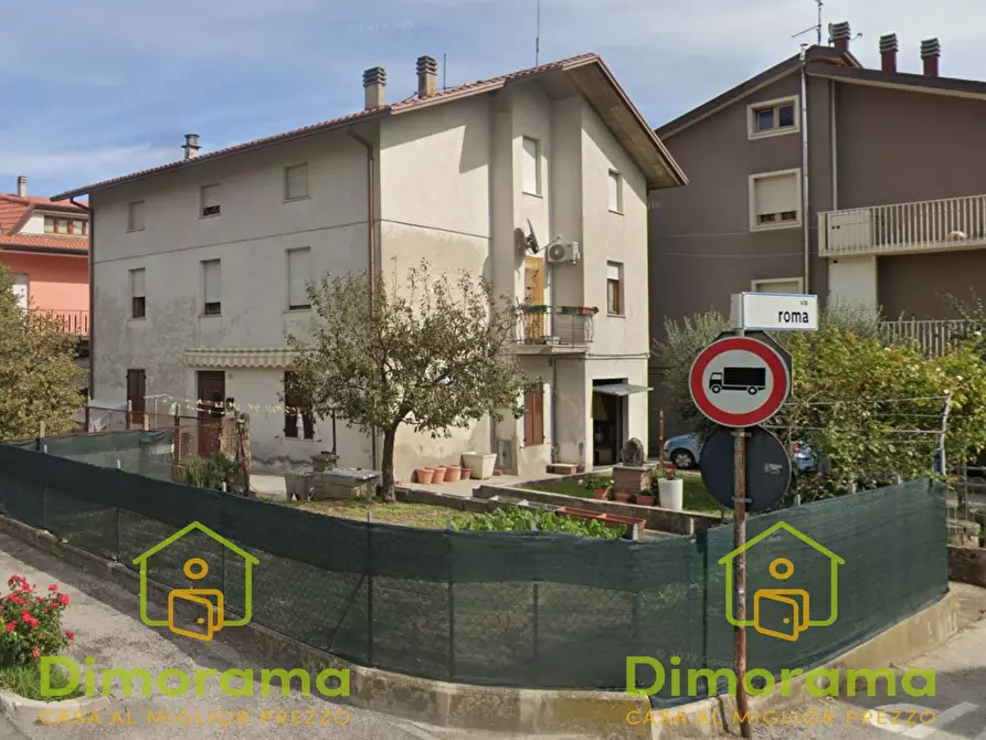Immagine 1 di Appartamento in vendita  in Frazione Mercatale - Via Roma  1 a Sassocorvaro Auditore